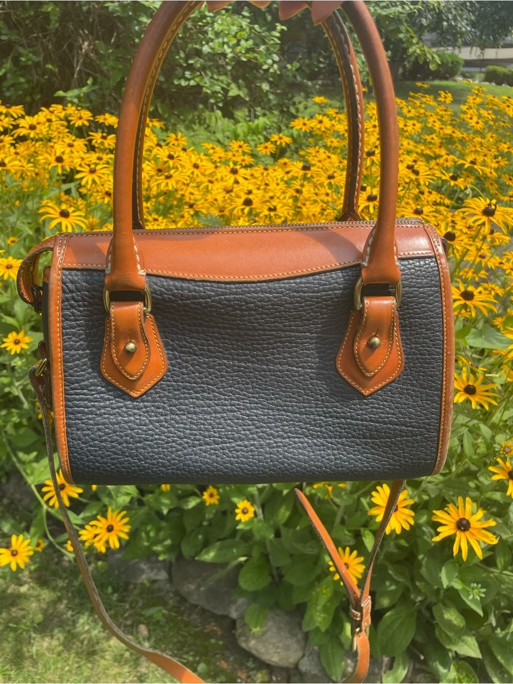 Dooney & Bourke vintage navy and Tan Pebbled Leather all weather Satchel bag 90s